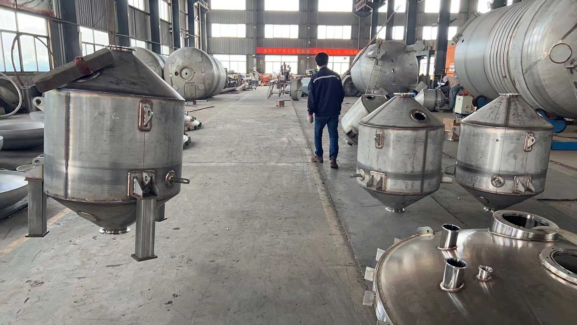 不銹鋼移動(dòng)罐